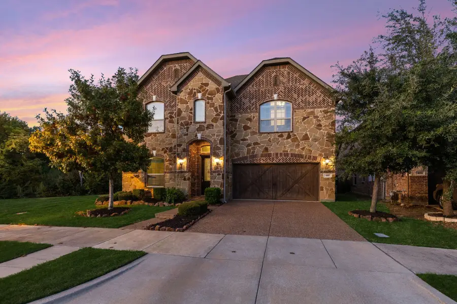 807 Dove Trail, Euless, TX 76039 - Image #2