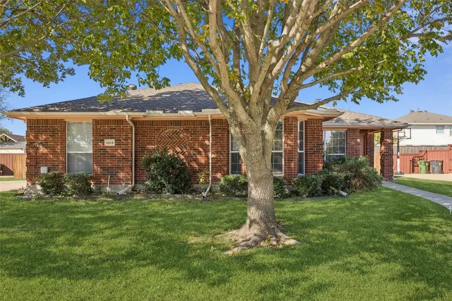 1013 Chesterfield Drive, Murphy, TX 75094 - Image #2