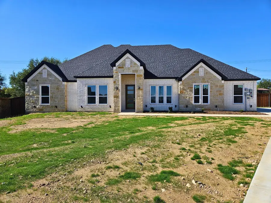 105 Oxford Court, Weatherford, TX 76088 - Image #2