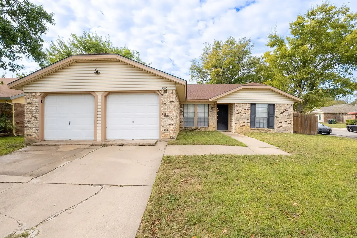5300 Virburnum Court, Arlington, TX 76018 - Image #1