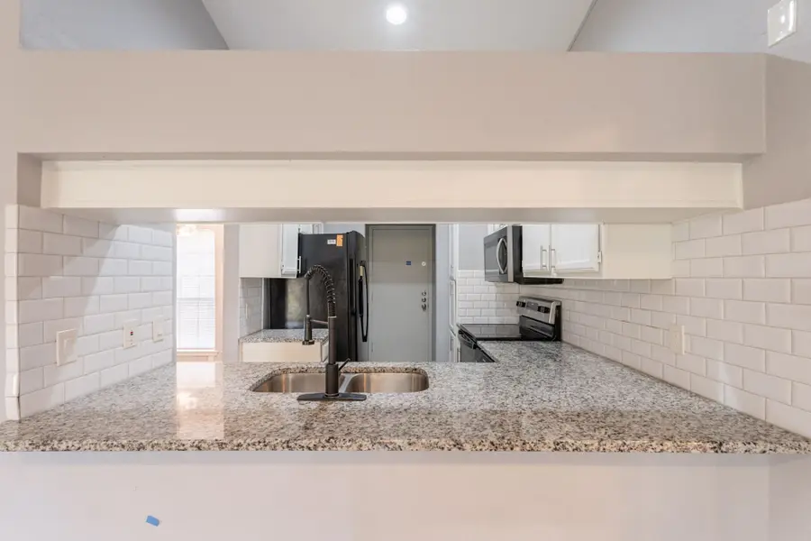 5300 Virburnum Court, Arlington, TX 76018 - Image #2