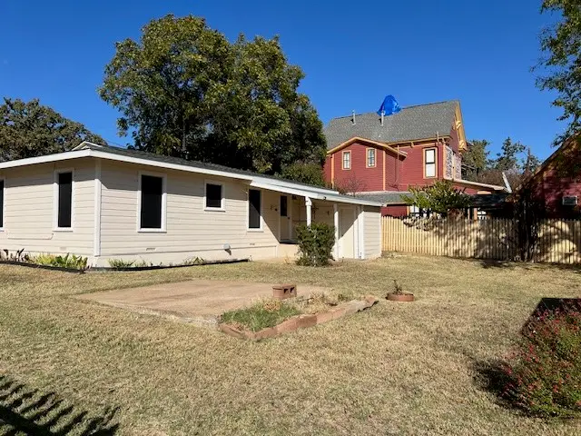 213 S Lambert Street, Granbury, TX 76048 - Image #3