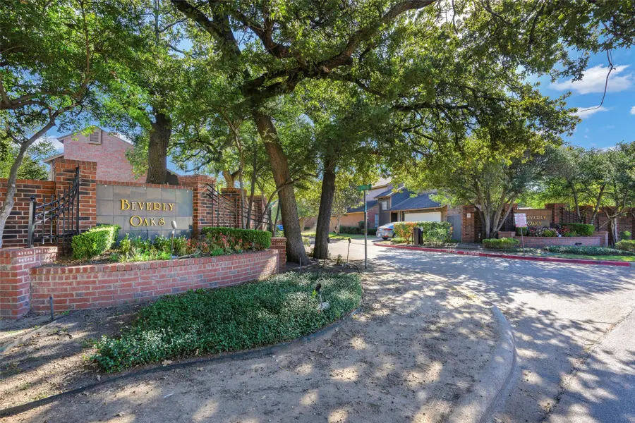 122 Wilshire Court, Irving, TX 75061 - Image #3