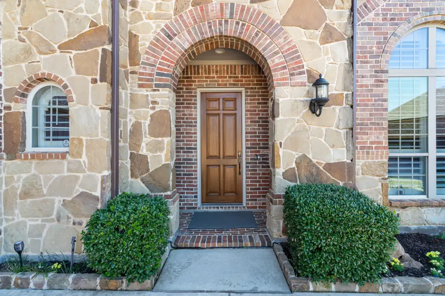 1313 Blue Sage Circle, Lantana, TX 76226 - Image #2