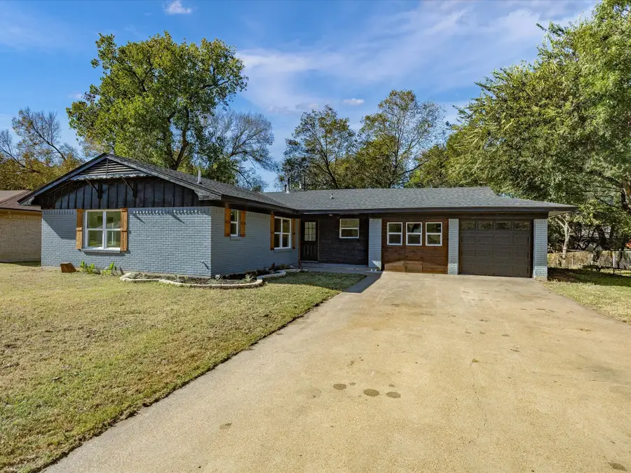 1509 Lyndale Drive, Ennis, TX 75119 - Image #2