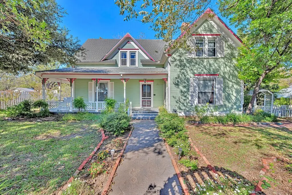 515 Hackberry Street, Clifton, TX 76634 - Image #1