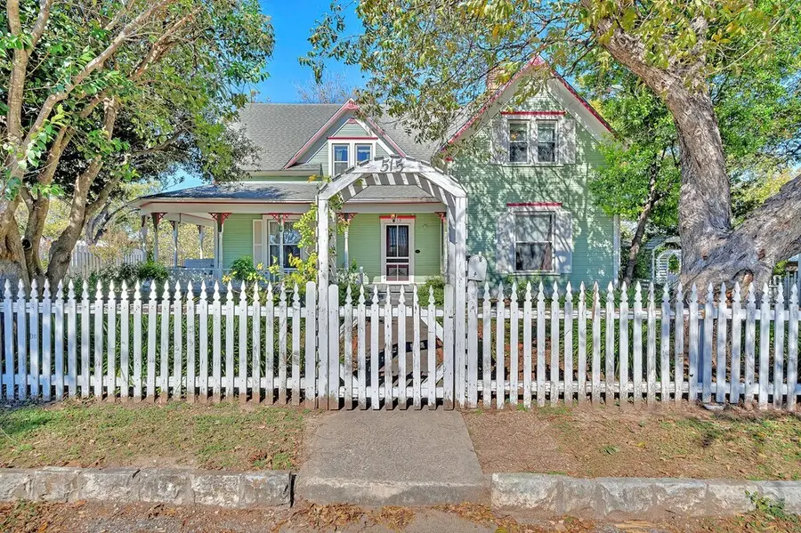 515 Hackberry Street, Clifton, TX 76634 - Image #2