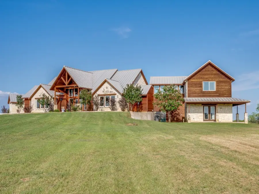 2250 Morrow Road, Valley View, TX 76272 - Image #2