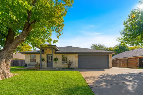 705 Western Trail, Keller, TX 76248