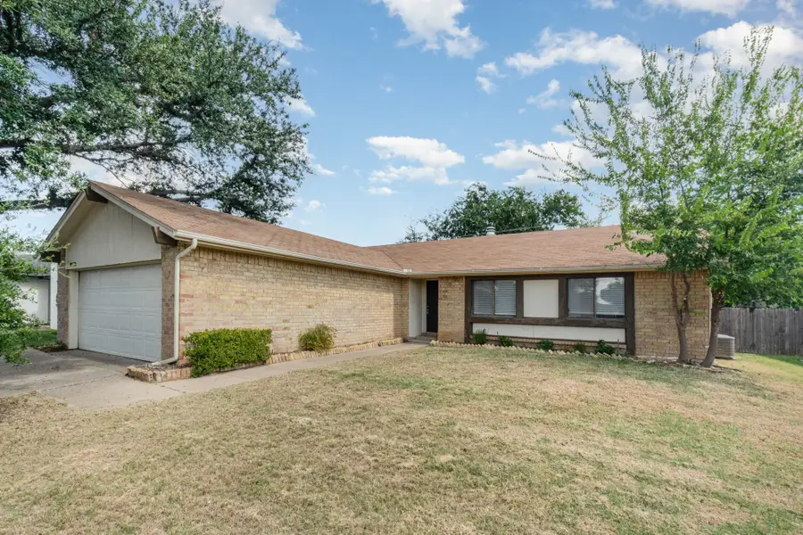 2922 Beachtree Lane, Bedford, TX 76021 - Image #2