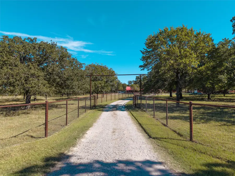 2002 Cold Springs Road, Weatherford, TX 76088 - Image #2