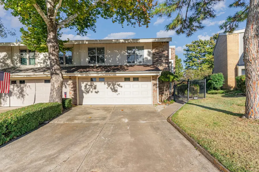 2945 Country Place Circle, Carrollton, TX 75006 - Image #3