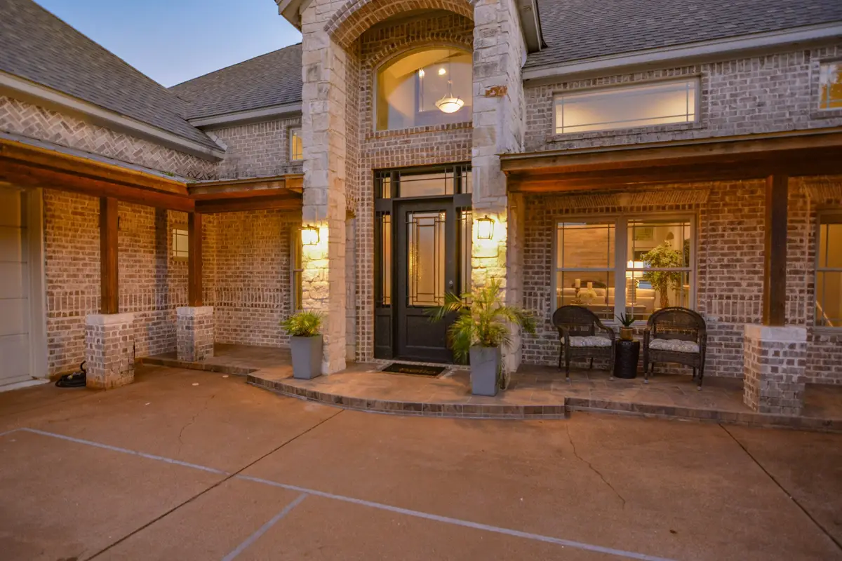3606 Upper Lake Circle, Granbury, TX 76049 - Image #1