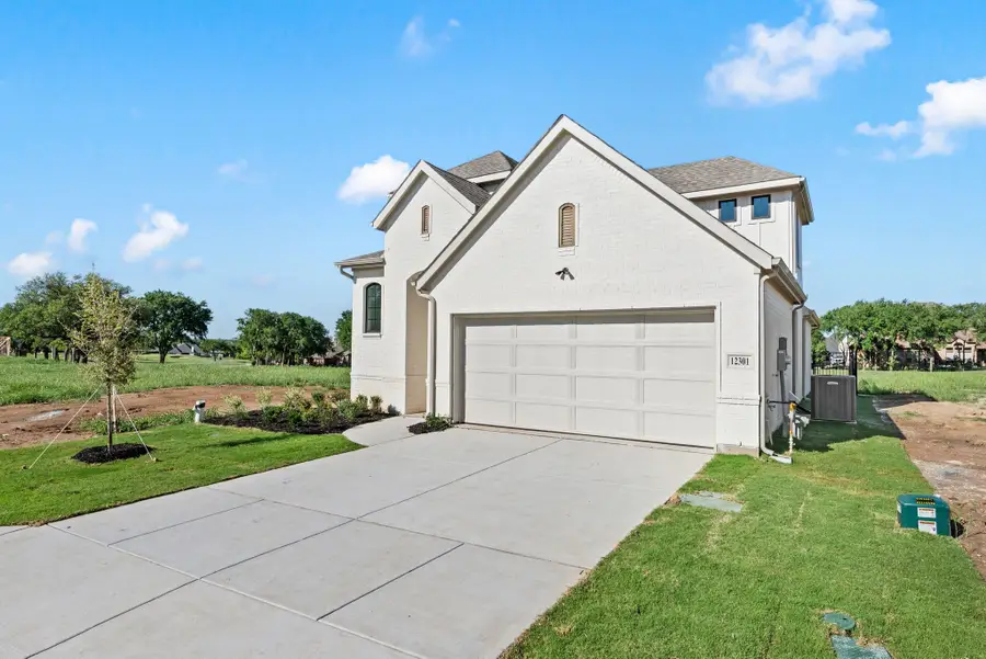 12301 Ross Calhoun Drive, Fort Worth, TX 76179 - Image #2