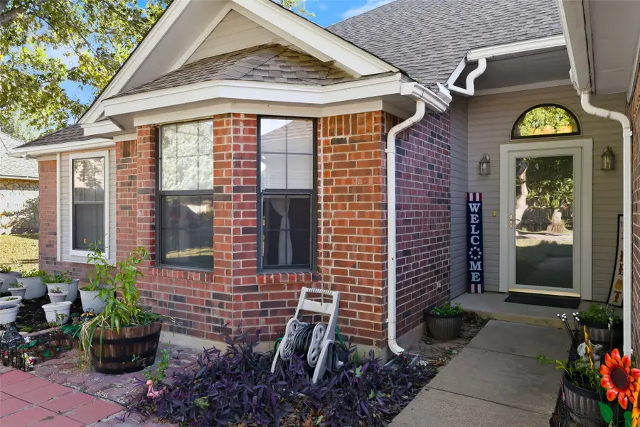 202 Bosque Street, Glen Rose, TX 76043 - Image #2