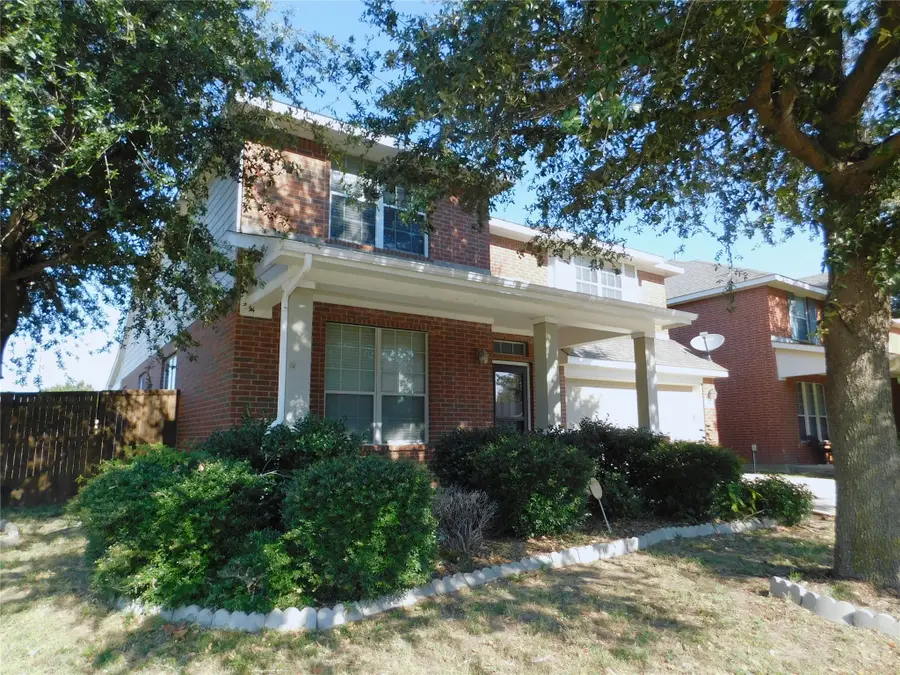 316 Hummingbird Drive, Little Elm, TX 75068 - Image #2