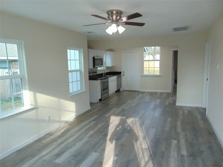 2839 E Overton Road, Dallas, TX 75216 - Image #3