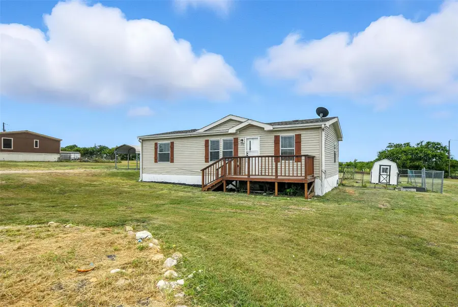 197 Pond View, Decatur, TX 76234 - Image #3