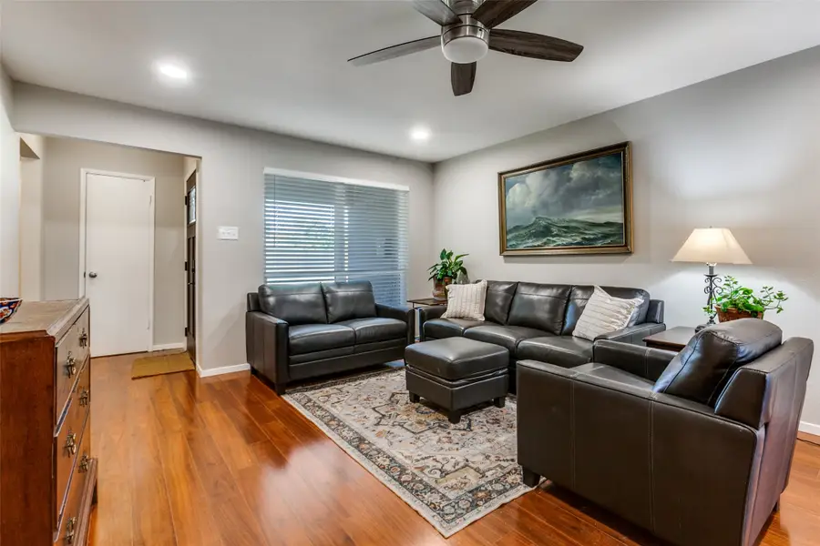 1002 N Lindale Lane, Richardson, TX 75080 - Image #2