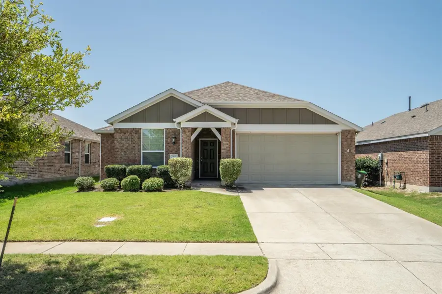 1620 Meadow Trail Lane, Aubrey, TX 76227 - Image #2