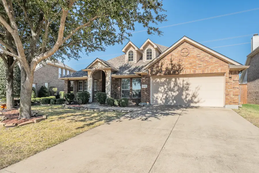 5960 Summerwood Drive, Grand Prairie, TX 75052 - Image #2