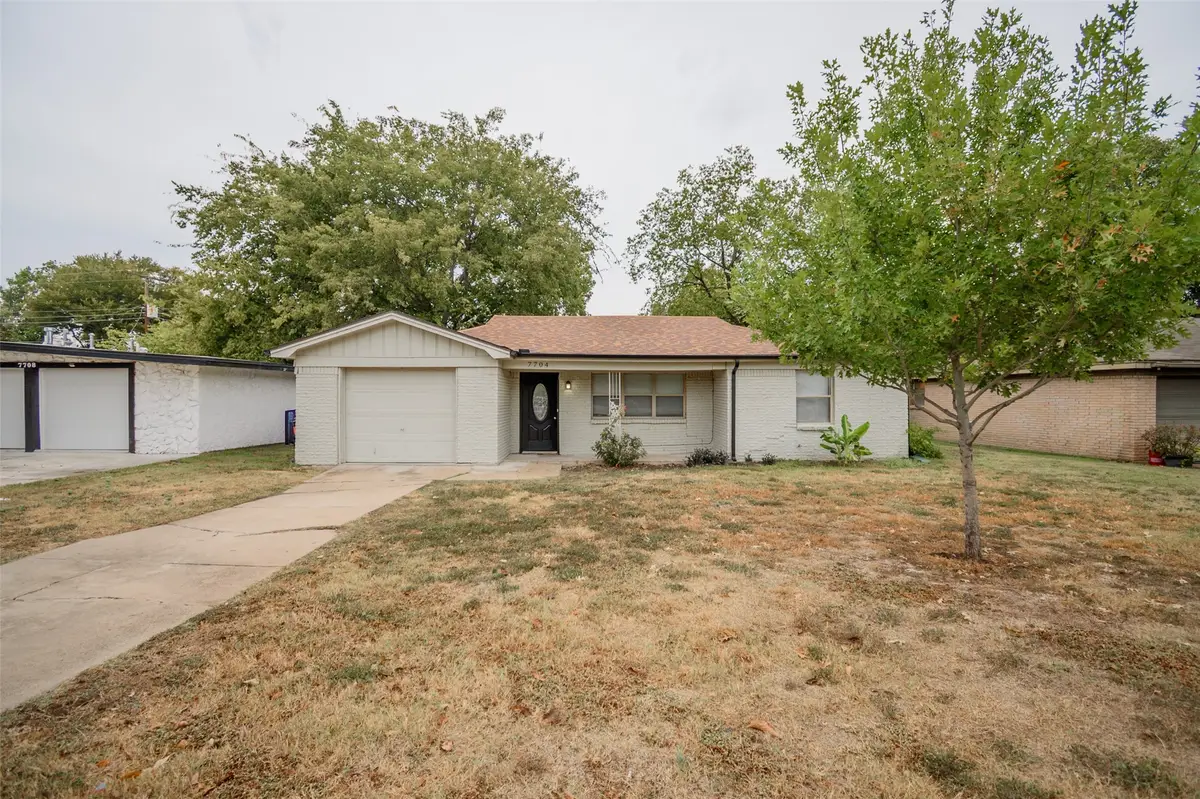 7704 Carlos Street, White Settlement, TX 76108 - Image #1