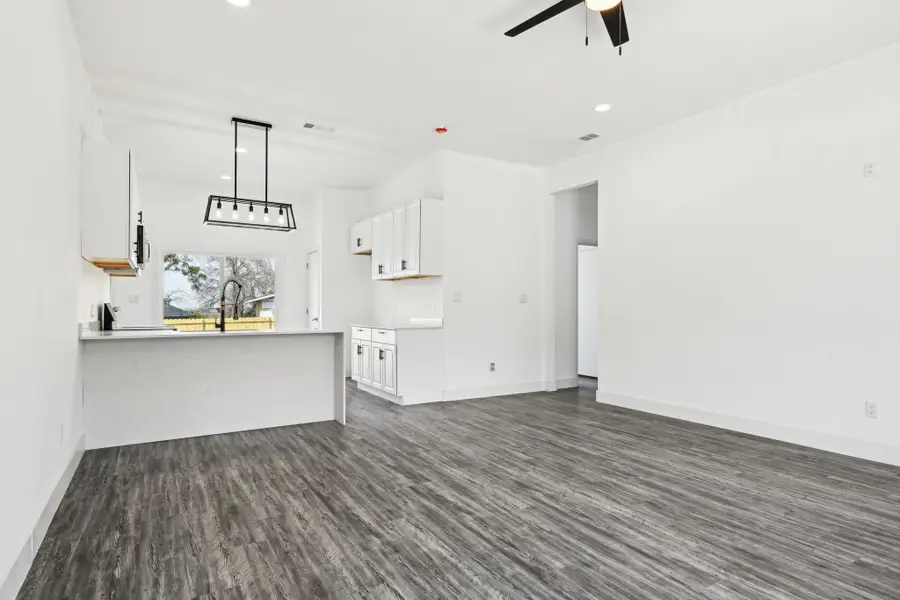 828 Indian Drive, Granbury, TX 76048 - Image #2