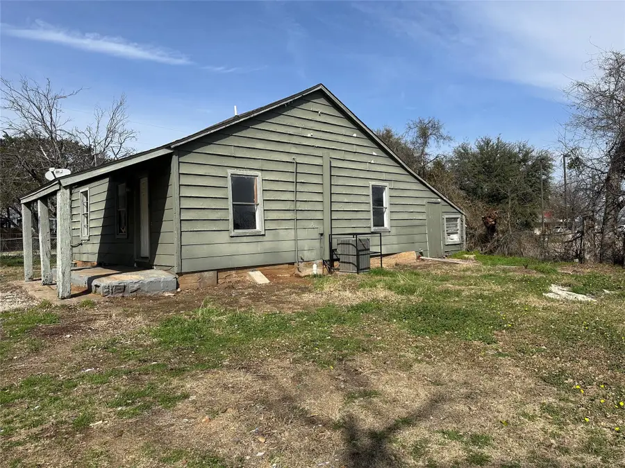 713 Wright Court, Granbury, TX 76048 - Image #3