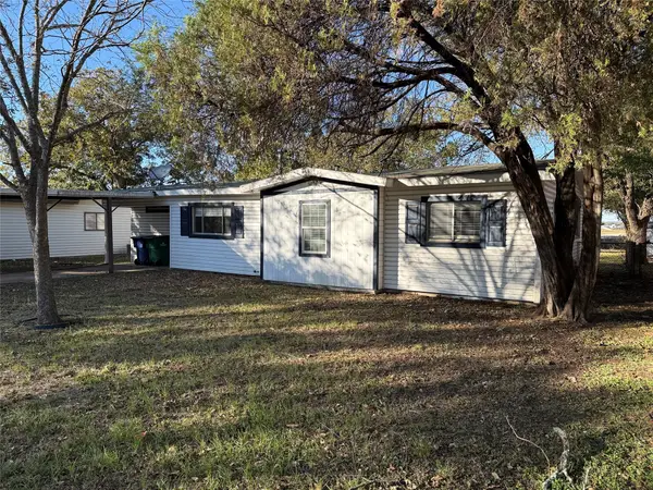 1513 Lawdwin Avenue, Bridgeport, TX 76426