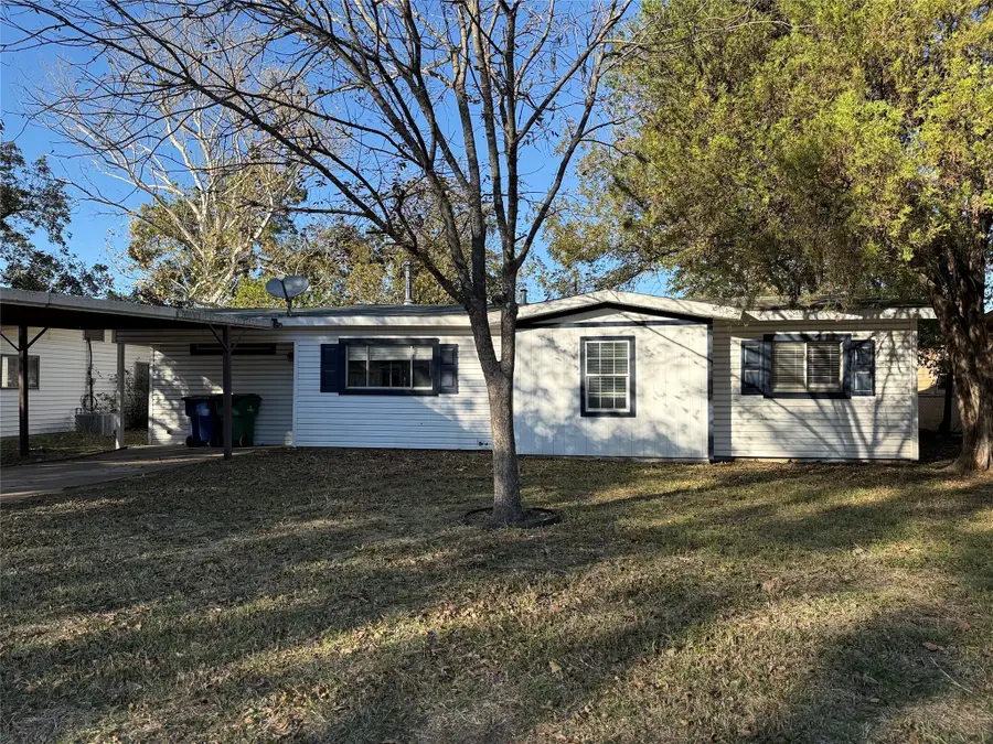 1513 Lawdwin Avenue, Bridgeport, TX 76426 - Image #2