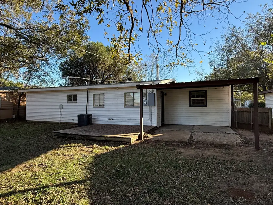 1513 Lawdwin Avenue, Bridgeport, TX 76426 - Image #3