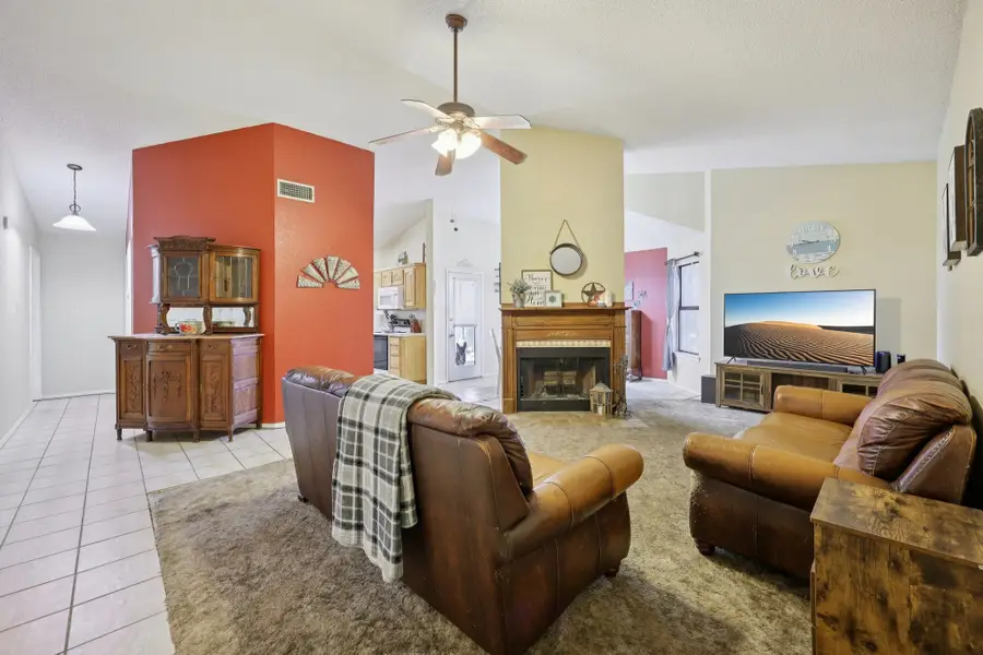 1068 W Hills Terrace, Saginaw, TX 76179 - Image #3