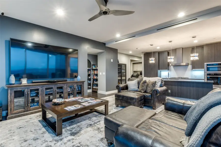 3130 N Harwood Street #1903, Dallas, TX 75201 - Image #2