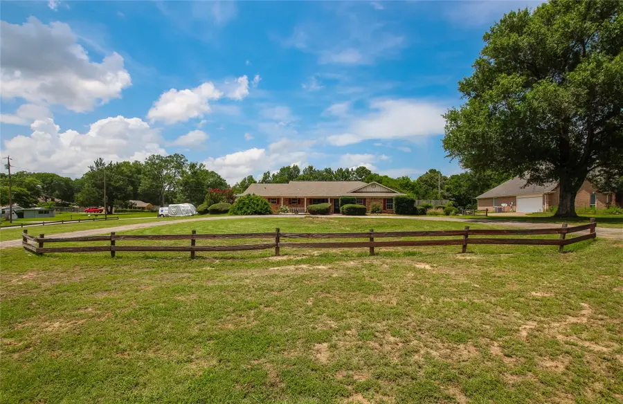 1302 Jeff Davis Drive, Tyler, TX 75703 - Image #2