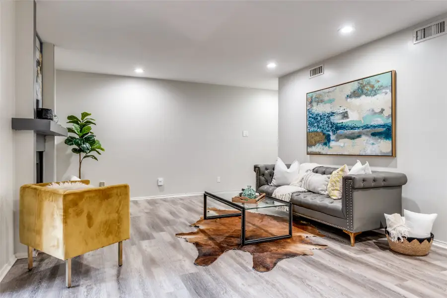 5130 Amesbury Drive #103, Dallas, TX 75206 - Image #3