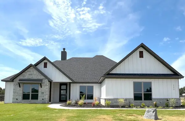 101 Prairie Winds Drive, Poolville, TX 76487