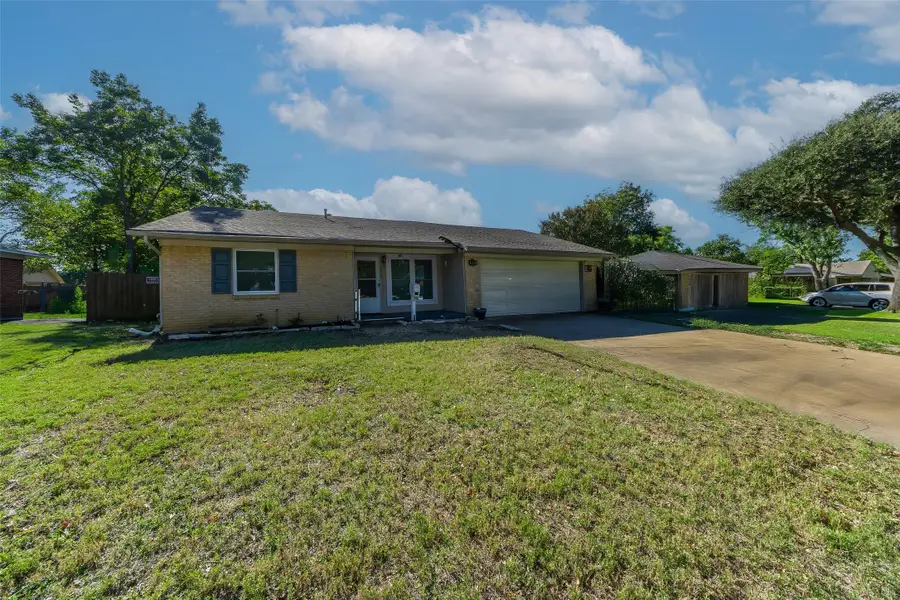 1818 Hillcrest Drive, Irving, TX 75062 - Image #2