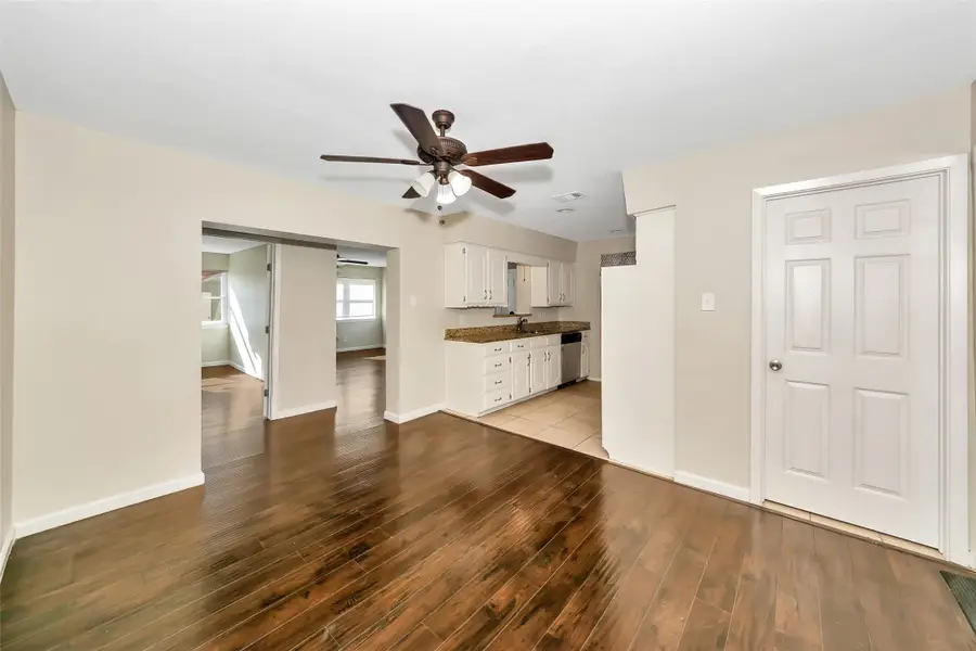 1818 Hillcrest Drive, Irving, TX 75062 - Image #3