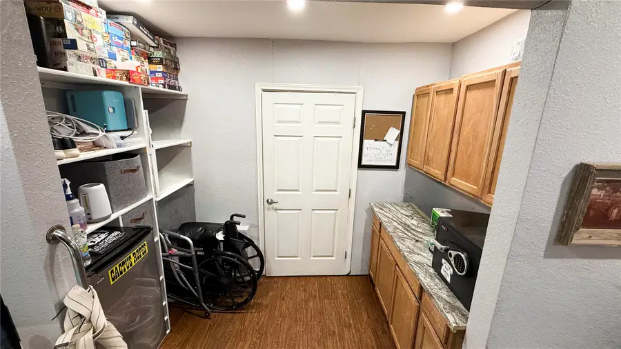 441 W Lake Street, Krum, TX 76249 - Image #3