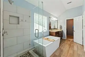 4548 Queenswood Drive, Grand Prairie, TX 75052 - Image #2