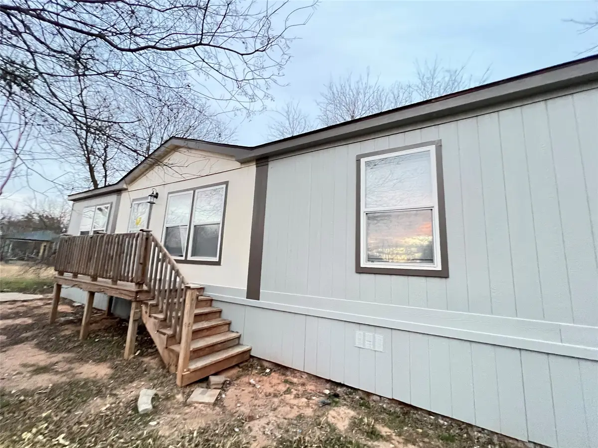 197 E Sweden Street, Walnut Springs, TX 76690 - Image #1