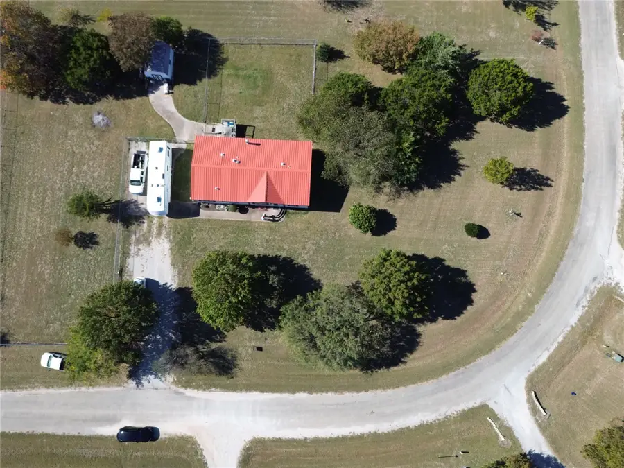 325 Kelly Brook Circle, Weatherford, TX 76087 - Image #2