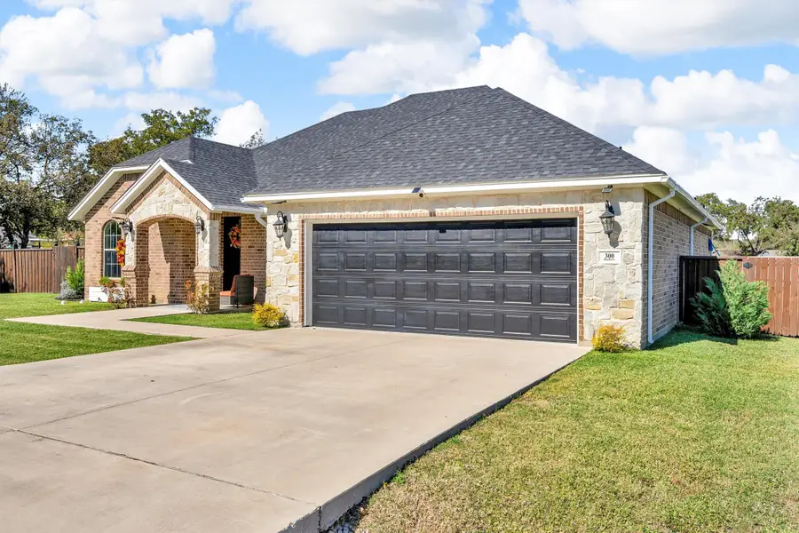 300 W Bell Street, Everman, TX 76140 - Image #2