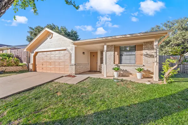 408 Moss Hill Lane, Euless, TX 76039