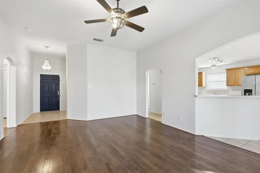 901 Sycamore Street, Burleson, TX 76028 - Image #3