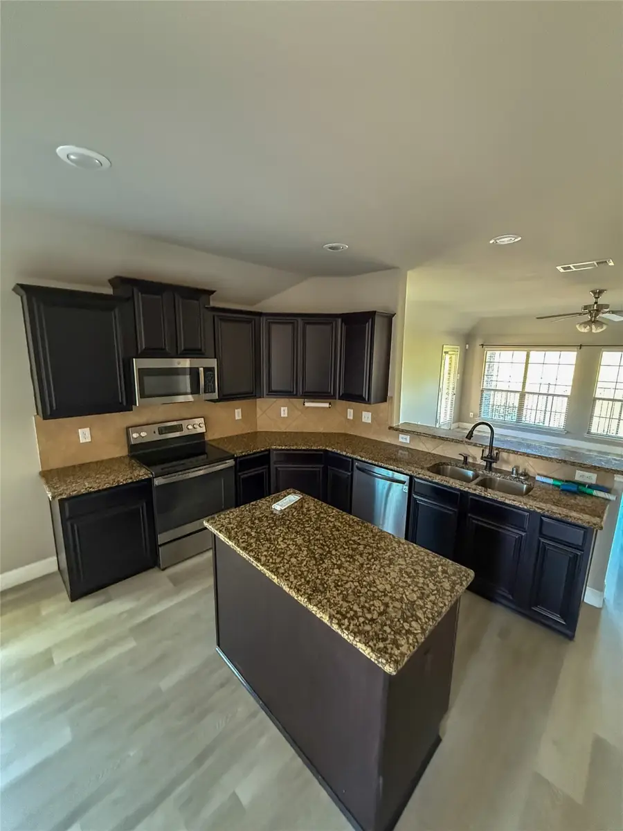 101 Holly Street, Waxahachie, TX 75165 - Image #2