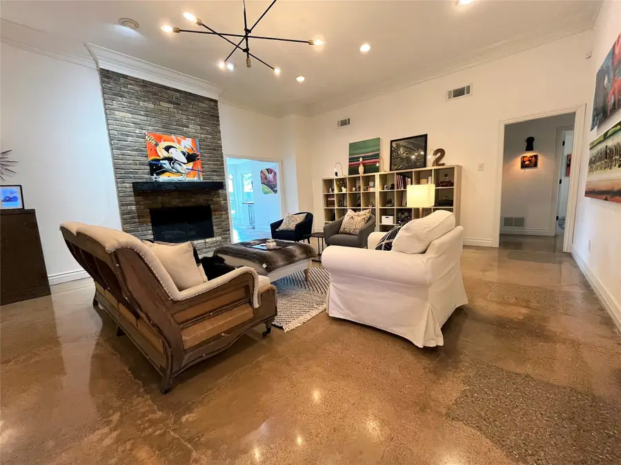 122 Faircrest Drive, Garland, TX 75040 - Image #3