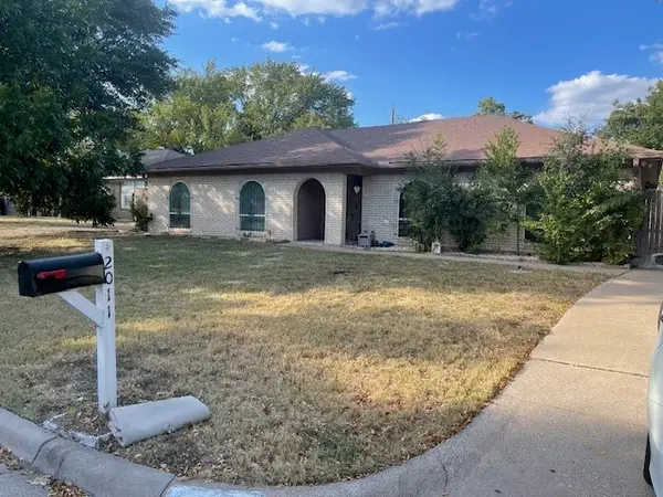 2011 Elmridge Drive, Arlington, TX 76012