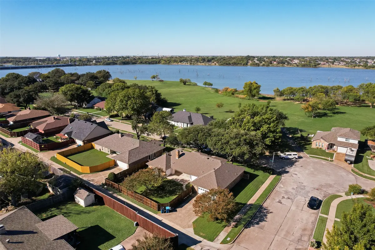 6102 Lakeshore Drive, Rowlett, TX 75089 - Image #1