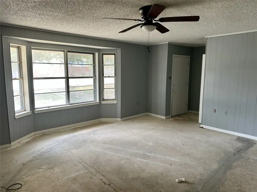 102 James Boulevard, Early, TX 76802 - Image #3